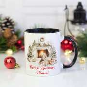 Коледни чаши за кафе с момиче