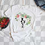 Тениска с цветя и надпис LOVE